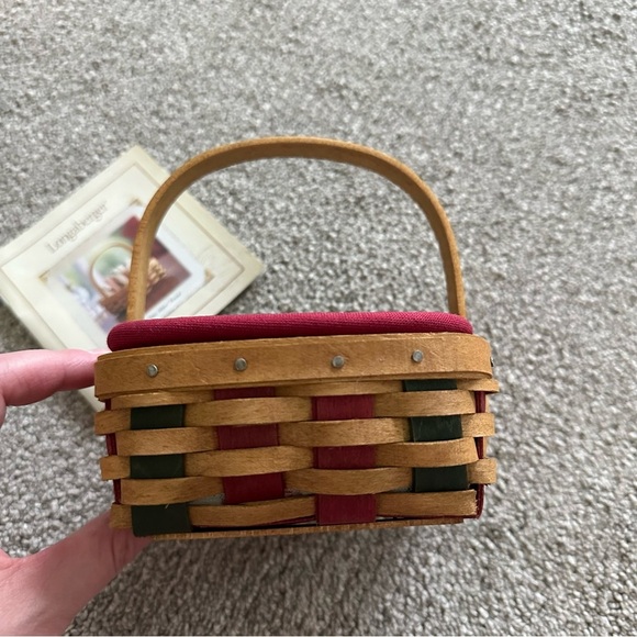 Longaberger 2003 Holiday Helper Basket - Picture 4 of 14
